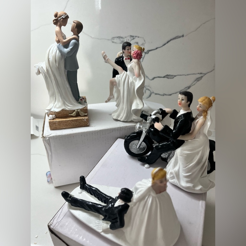 Cake topper